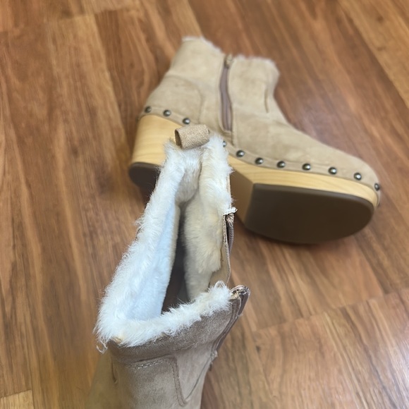 Beautiful fabric upper faux fur lining and faux fur sock boots - Picture 10 of 12